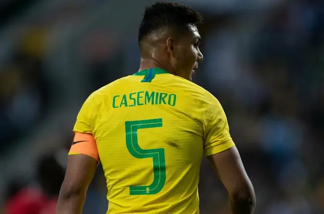 meilleurs-joueurs-de-foot-portant-le-numero-5-casemiro