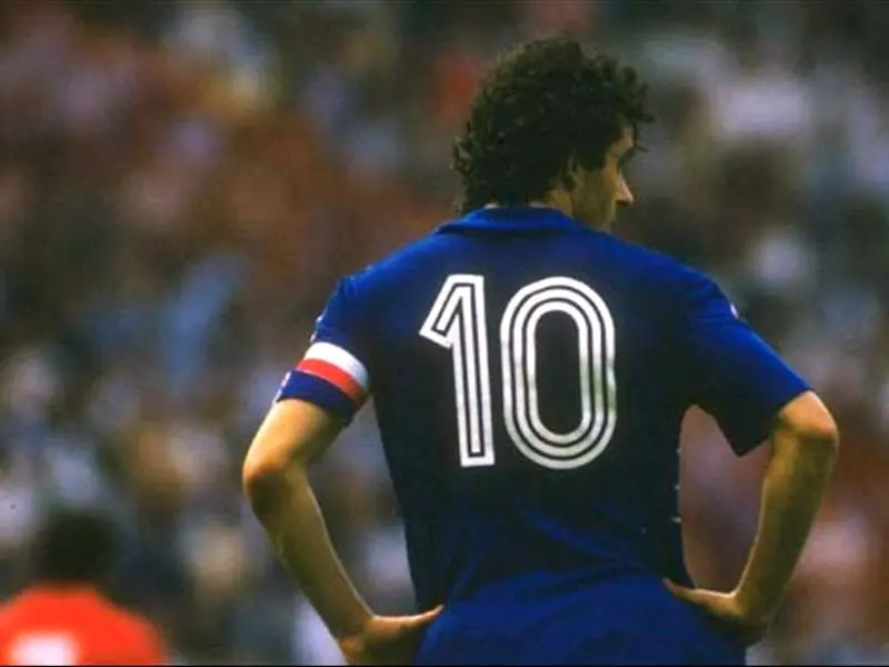 meilleurs-joueurs-de-foot-portant-le-numero-10-platini-michel