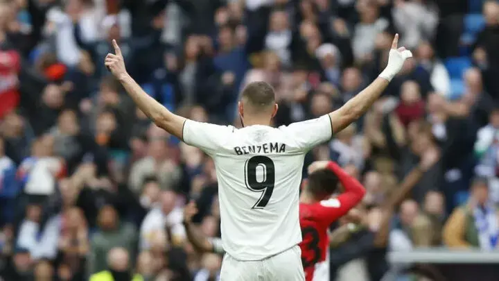 meilleurs-joueurs-de-foot-portant-le-numero-9-benzema