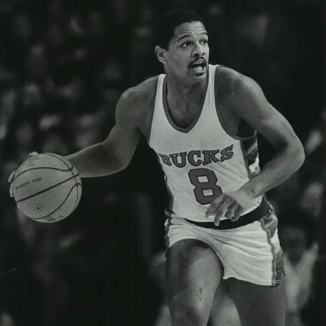 meilleurs-joueurs-nba-portant-le-numero-8-marques-johnson