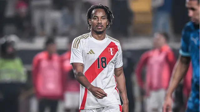 andre-carrillo-joueur-de-foot-peruvien-connu