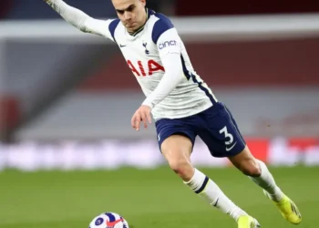 meilleurs joueurs de foot portant le numéro 3